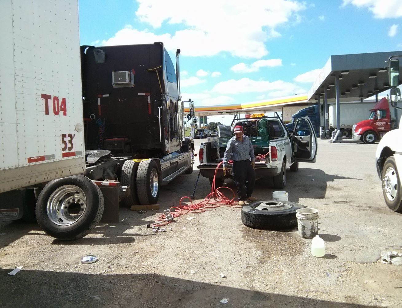 For a reliable Emergency Roadside Service, call us in Seguin, TX 78155